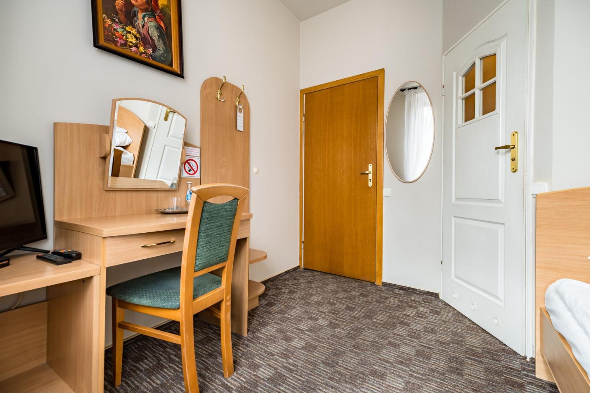 Pod Ratuszem Apartment Rzeszow Ngoại thất bức ảnh
