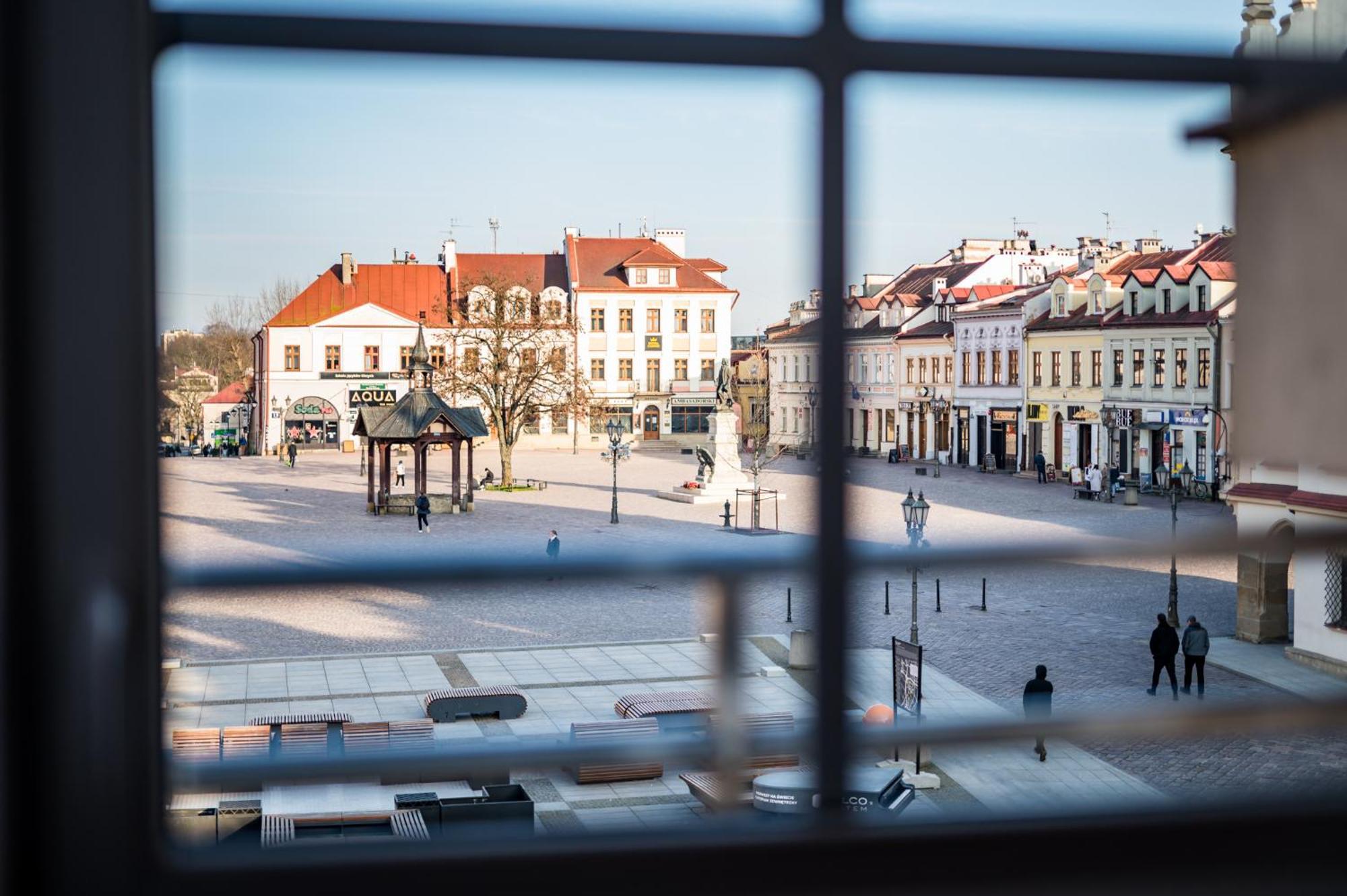 Pod Ratuszem Apartment Rzeszow Ngoại thất bức ảnh