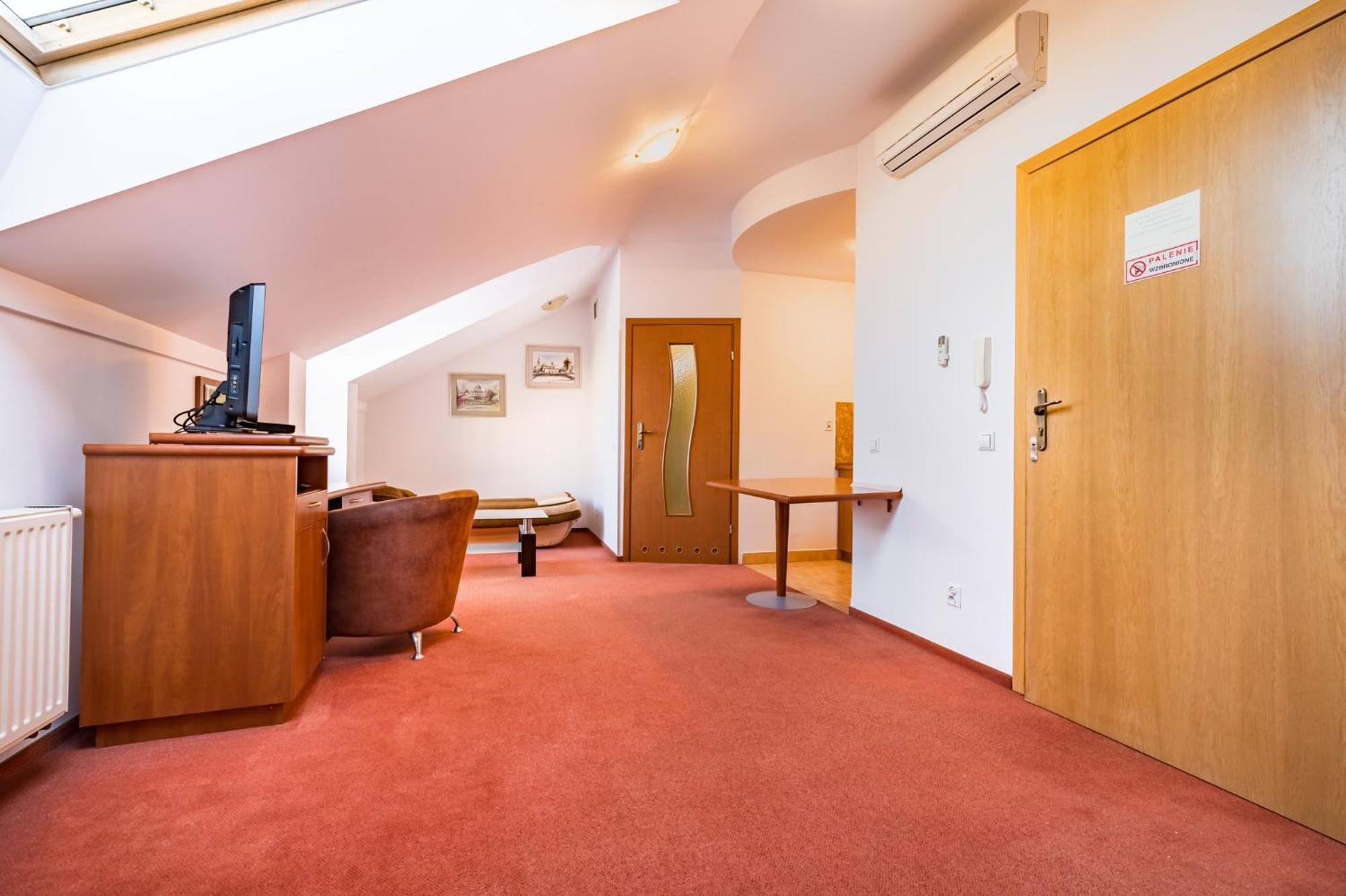 Pod Ratuszem Apartment Rzeszow Ngoại thất bức ảnh